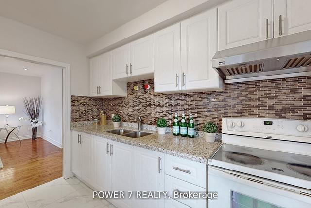 3 Fleetwell Crt S, House detached with 3 bedrooms, 3 bathrooms and 8 parking in Toronto ON | Image 4