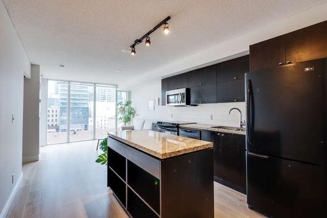 629 - 21 Nelson St, Condo with 2 bedrooms, 2 bathrooms and 0 parking in Toronto ON | Image 2