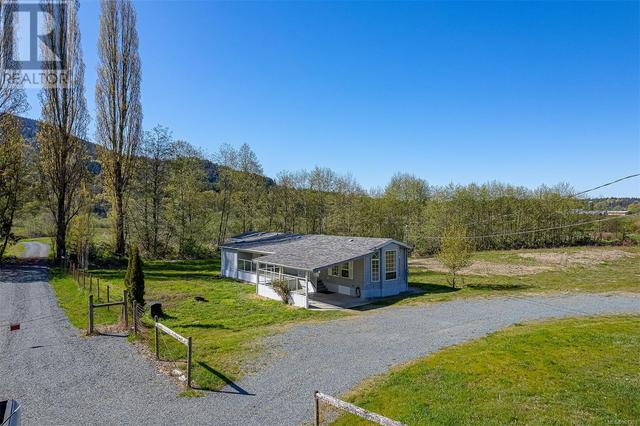 7600 Westholme Rd, House detached with 2 bedrooms, 1 bathrooms and 10 parking in North Cowichan BC | Image 1