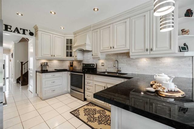 2499 Logan Cres, House detached with 4 bedrooms, 4 bathrooms and 5 parking in Oakville ON | Image 7