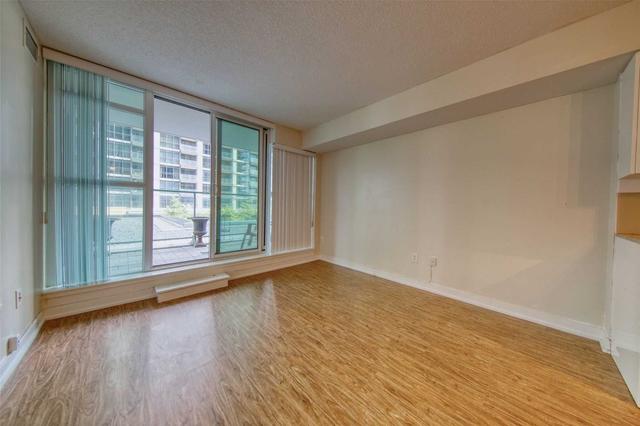 211 - 15 Singer Crt, Condo with 1 bedrooms, 2 bathrooms and 1 parking in Toronto ON | Image 24