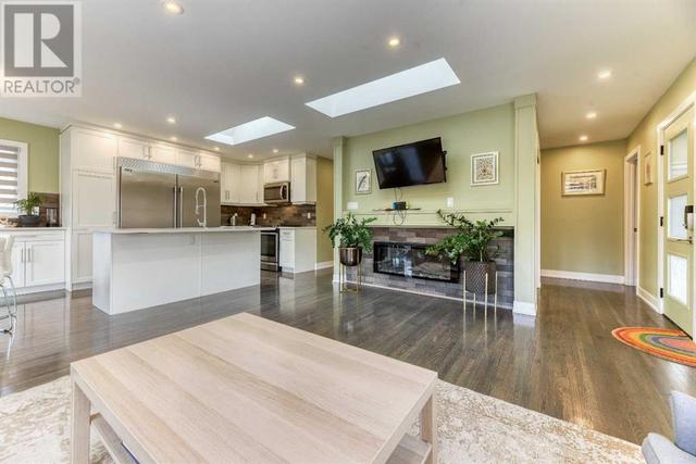 47 Haddock Road Sw, House detached with 4 bedrooms, 3 bathrooms and 1 parking in Calgary AB | Image 12