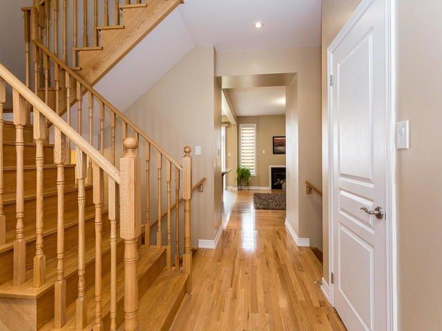 37 Chesterwood Cres, House attached with 3 bedrooms, 3 bathrooms and 1 parking in Brampton ON | Image 7