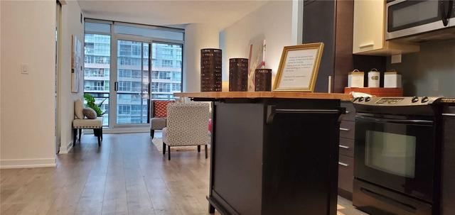 823 - 8 Telegram Mews, Condo with 1 bedrooms, 2 bathrooms and 1 parking in Toronto ON | Image 8