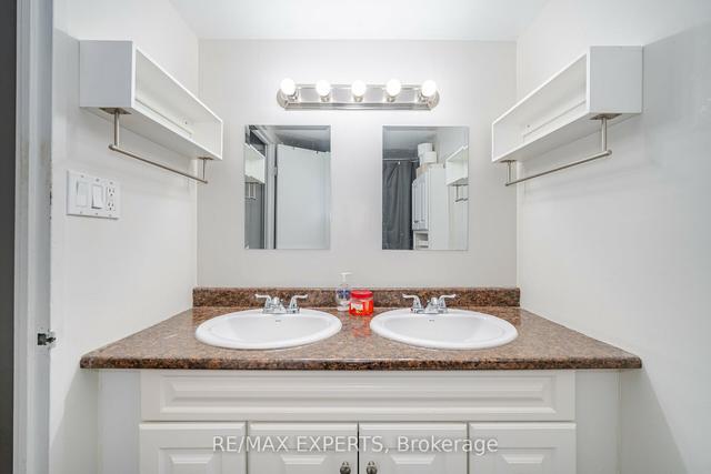 703 - 530 Lolita Gdns, Condo with 3 bedrooms, 1 bathrooms and 1 parking in Mississauga ON | Image 10
