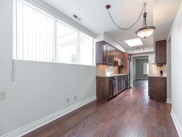 Upper - 388 Parliament St, House detached with 2 bedrooms, 2 bathrooms and 1 parking in Toronto ON | Image 11
