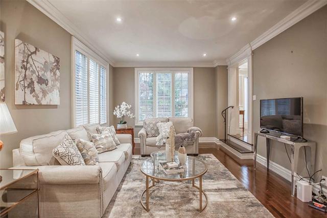 30 Hedgewood Rd, House detached with 3 bedrooms, 4 bathrooms and 6 parking in Toronto ON | Image 19