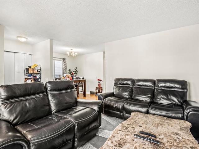 19 Whitlow Crescent Ne, House detached with 5 bedrooms, 2 bathrooms and 4 parking in Calgary AB | Image 3