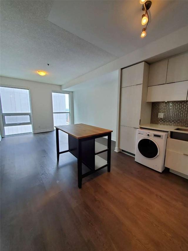 2210 - 318 Richmond St W, Condo with 0 bedrooms, 1 bathrooms and 0 parking in Toronto ON | Image 9