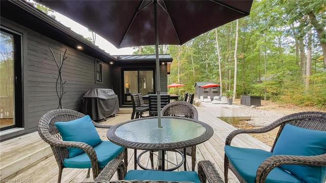 10302 Beach O'pines Road, House detached with 3 bedrooms, 2 bathrooms and 12 parking in Lambton Shores ON | Image 6