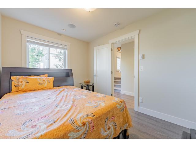 10 - 5945 177b Street, House attached with 4 bedrooms, 3 bathrooms and 2 parking in Surrey BC | Image 31