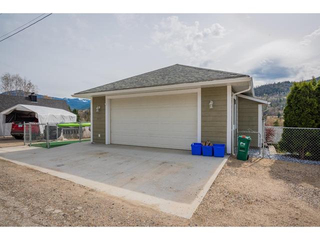 1222 Fox Road, House detached with 3 bedrooms, 2 bathrooms and null parking in Kootenay Boundary A BC | Image 73