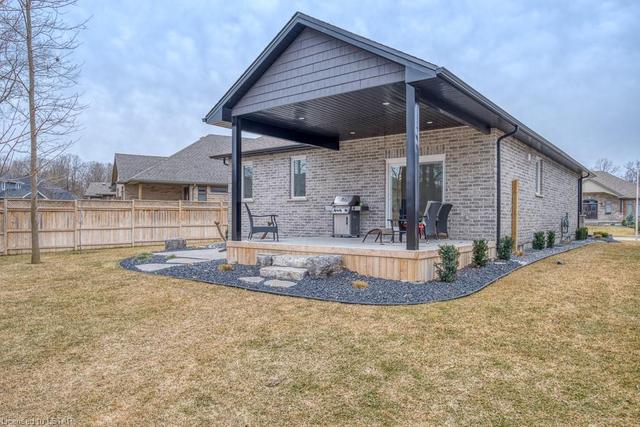 45 Veale Crescent, House detached with 3 bedrooms, 3 bathrooms and 2 parking in Strathroy Caradoc ON | Image 37