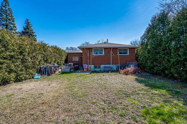 102 Erin Ave, House detached with 3 bedrooms, 2 bathrooms and 3 parking in Hamilton ON | Image 13