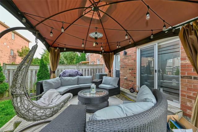 85 Ozner Crt, House attached with 3 bedrooms, 3 bathrooms and 4 parking in Brampton ON | Image 10