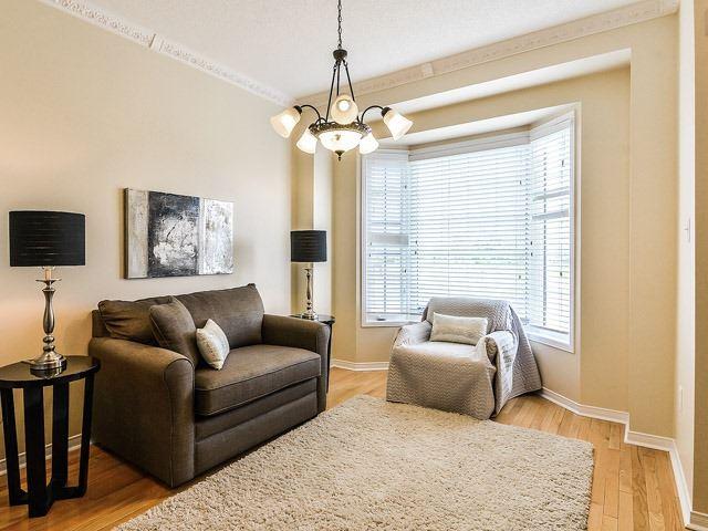 2312 Bur Oak Ave, House semidetached with 3 bedrooms, 3 bathrooms and 3 parking in Markham ON | Image 5