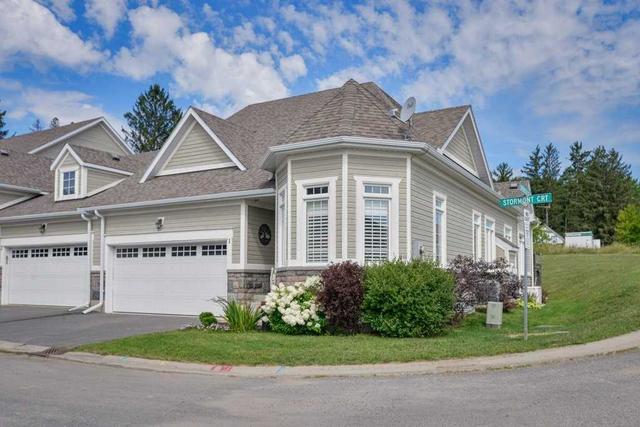 1 Stormont Crt, Townhouse with 2 bedrooms, 3 bathrooms and 4 parking in Bracebridge ON | Card Image