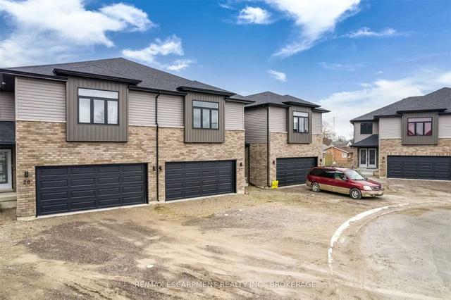 32 Betty Crt, House attached with 4 bedrooms, 3 bathrooms and 4 parking in Chatham Kent ON | Image 33