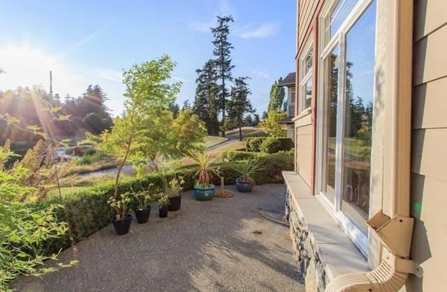 105e - 1115 Craigflower Rd, Condo with 2 bedrooms, 2 bathrooms and 1 parking in Esquimalt BC | Image 5