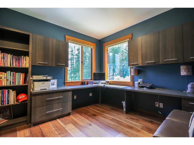 6890 Harrop Procter Road, House detached with 3 bedrooms, 3 bathrooms and 8 parking in Central Kootenay E BC | Image 25