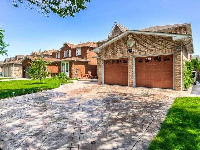 966 Silversmith Dr, House detached with 4 bedrooms, 4 bathrooms and 6 parking in Mississauga ON | Image 34