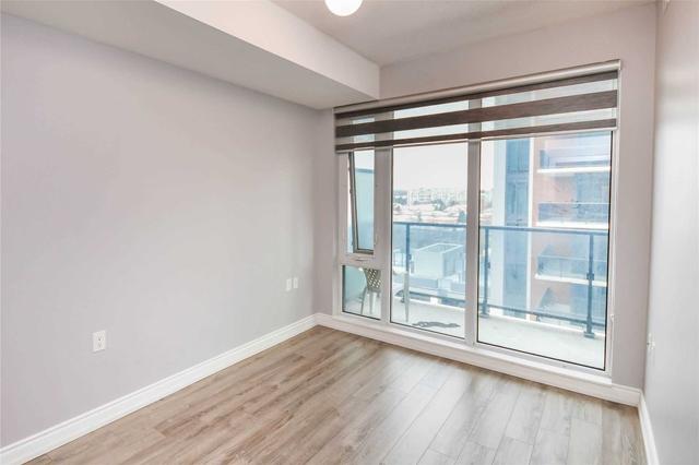 909 - 9600 Yonge St, Condo with 1 bedrooms, 1 bathrooms and 1 parking in Richmond Hill ON | Image 2
