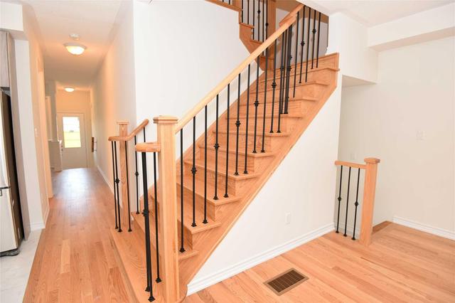 104 Masterson Lane, House attached with 3 bedrooms, 3 bathrooms and 1 parking in Ajax ON | Image 4