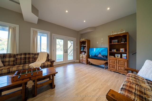 1014 Lyons Gate Lane, House detached with 3 bedrooms, 2 bathrooms and 15 parking in North Frontenac ON | Image 14