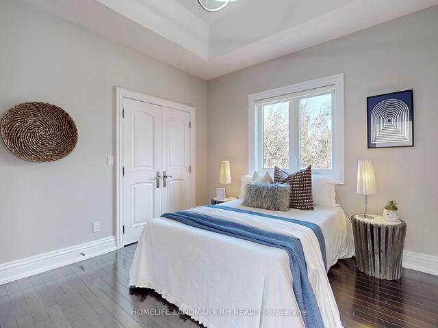 208 Joicey Blvd, House detached with 4 bedrooms, 5 bathrooms and 5 parking in Toronto ON | Image 16
