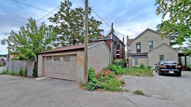 552 Lansdowne Ave, House detached with 7 bedrooms, 4 bathrooms and 2 parking in Toronto ON | Image 27