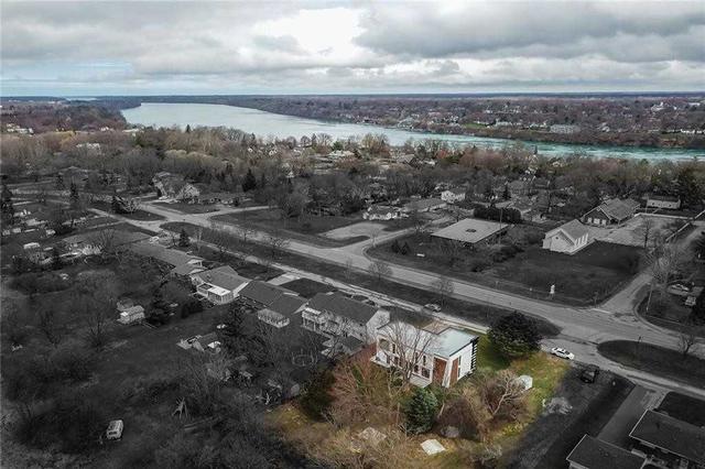 14398 Niagara River Pkwy, House detached with 3 bedrooms, 4 bathrooms and 7 parking in Niagara on the Lake ON | Image 12