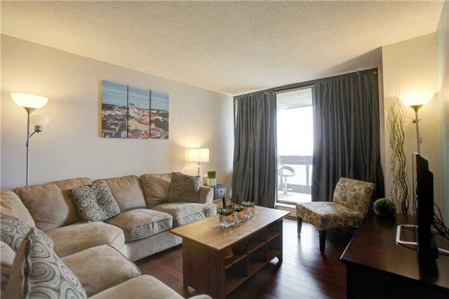 1003 - 21 Knightsbridge Rd, Condo with 2 bedrooms, 1 bathrooms and 1 parking in Brampton ON | Image 7