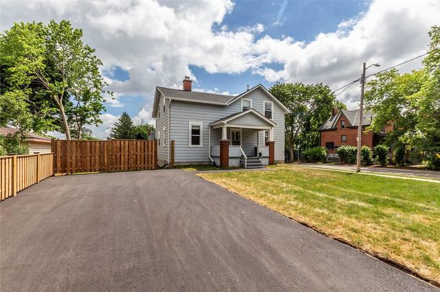 170 Waterloo St, House detached with 4 bedrooms, 2 bathrooms and 4 parking in Kitchener ON | Image 12