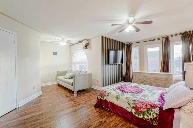 65 Goldenlight Circ, Townhouse with 3 bedrooms, 4 bathrooms and 2 parking in Brampton ON | Image 10