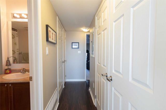 5 - 633 Dundas St W, Townhouse with 2 bedrooms, 2 bathrooms and 2 parking in Mississauga ON | Image 2