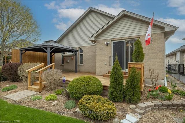 44 Forest Grove Cres, House detached with 4 bedrooms, 3 bathrooms and 6 parking in Thames Centre ON | Image 27