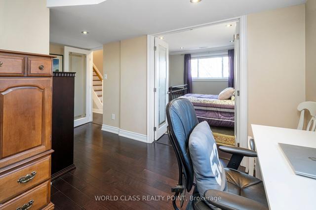 199 Ridgewood Rd, House detached with 3 bedrooms, 3 bathrooms and 8 parking in Toronto ON | Image 24