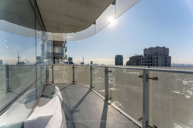 4309 - 1 Bloor St E, Condo with 2 bedrooms, 2 bathrooms and 1 parking in Toronto ON | Image 8