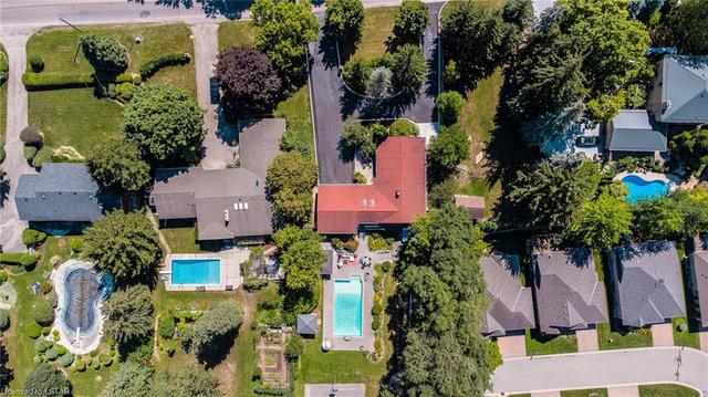 635 Commissioners Road W, House detached with 4 bedrooms, 3 bathrooms and 10 parking in London ON | Image 9