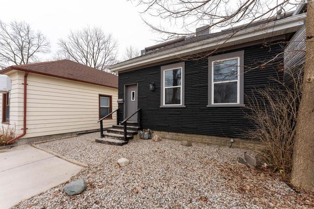 190 Clarence St, House detached with 2 bedrooms, 1 bathrooms and 2 parking in London ON | Image 12