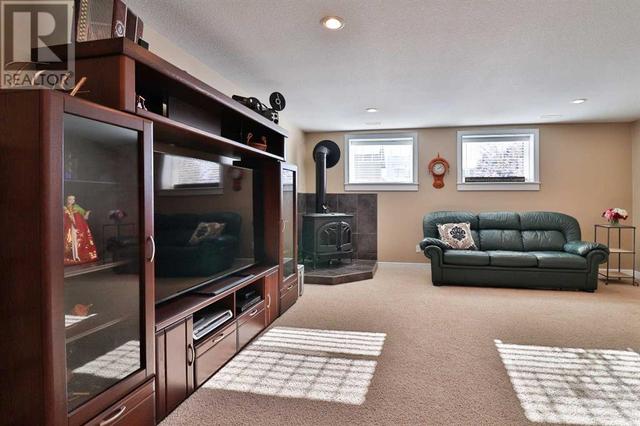 360 E 1 Avenue S, House detached with 5 bedrooms, 3 bathrooms and 8 parking in Magrath AB | Image 27
