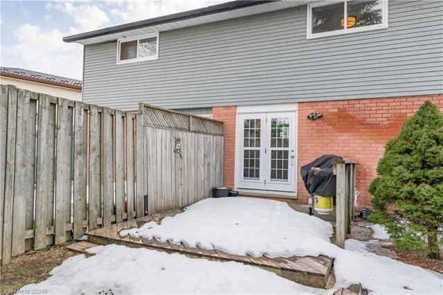 32 Leacock Ave, House semidetached with 3 bedrooms, 2 bathrooms and 5 parking in Guelph ON | Image 21
