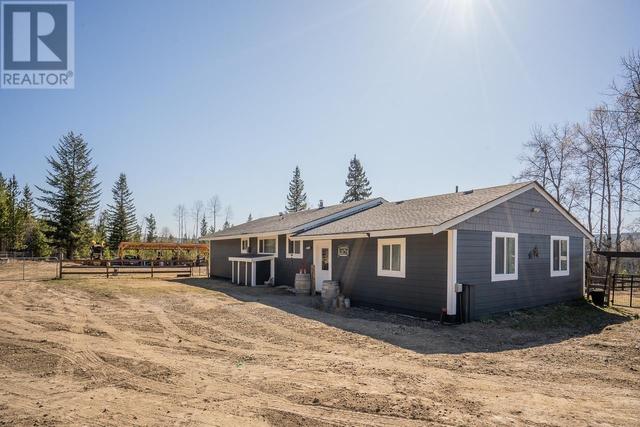 6313 Archie Meadow Road, House detached with 4 bedrooms, 2 bathrooms and null parking in Cariboo H BC | Image 2