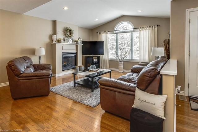 100 Arlynn Crescent, House detached with 3 bedrooms, 1 bathrooms and 8 parking in Penetanguishene ON | Image 4