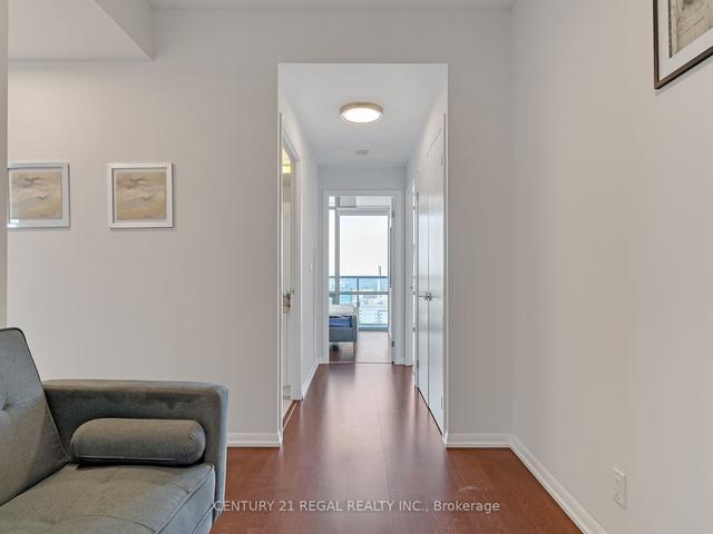 2310 - 832 Bay St, Condo with 3 bedrooms, 2 bathrooms and 1 parking in Toronto ON | Image 12