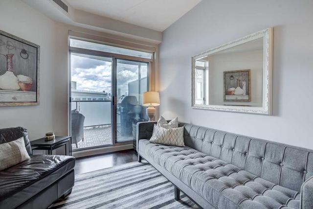 929 - 1 Shaw St, Condo with 2 bedrooms, 2 bathrooms and 1 parking in Toronto ON | Image 9