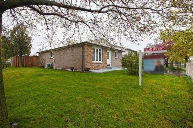 58 Madoc Dr, House detached with 3 bedrooms, 2 bathrooms and 5 parking in Brampton ON | Card Image