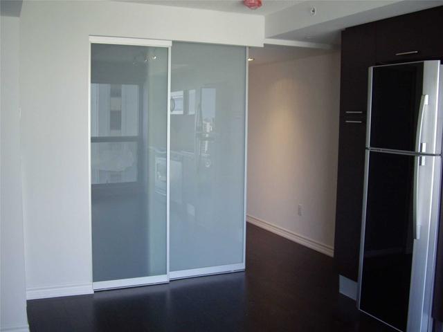 1106 - 386 Yonge St, Condo with 1 bedrooms, 1 bathrooms and 0 parking in Toronto ON | Image 18
