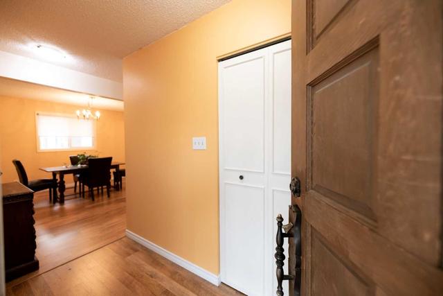 4220 110 Street Nw, House detached with 5 bedrooms, 2 bathrooms and 4 parking in Edmonton AB | Image 4