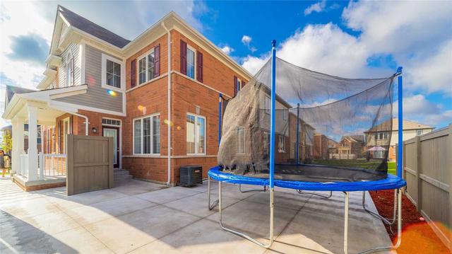 79 Mincing Tr, House detached with 4 bedrooms, 4 bathrooms and 6 parking in Brampton ON | Image 33